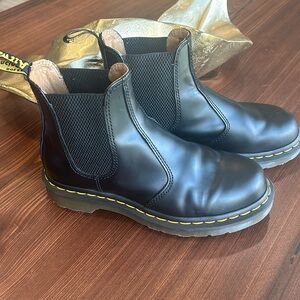 Dr. Martens 2976 Chelsea Boot